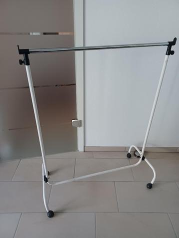 porte manteaux beschikbaar voor biedingen