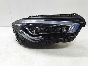 KOPLAMP RECHTS Mercedes-Benz CLA (118.3) (A1189067001) beschikbaar voor biedingen