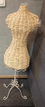 Vintage paspop metaal en pitriet te koop., Enlèvement ou Envoi, Comme neuf, Mannequin