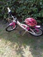 kinderfiets met zijwieltjes en helm, Fietsen en Brommers, Fietsen | Kinderfietsjes, Ophalen, Gebruikt, Zijwieltjes