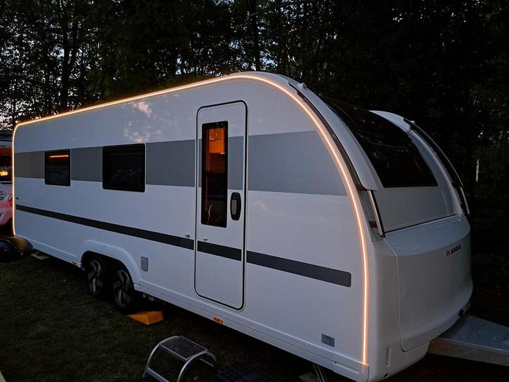 Caravan Adria Alpina 663HT bouwjaar 2023, Caravans en Kamperen, Caravans, Particulier, Adria, Airco, Koelkast, Mover, Oven, Reservewiel