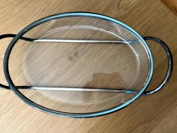 Plat en verre pyrex original avec armature en métal argenté, Enlèvement ou Envoi, Comme neuf, Verre, Autres types