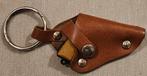 Miniatuurpistool in leren holster sleutelhanger, Verzamelen, Ophalen of Verzenden