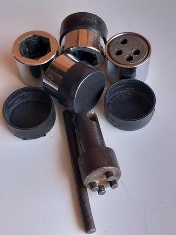 4 metalen antidiefstal sloten. beschikbaar voor biedingen