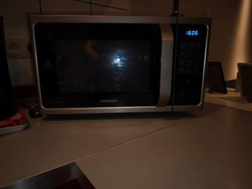 Combiné four micro-ondes grill beschikbaar voor biedingen