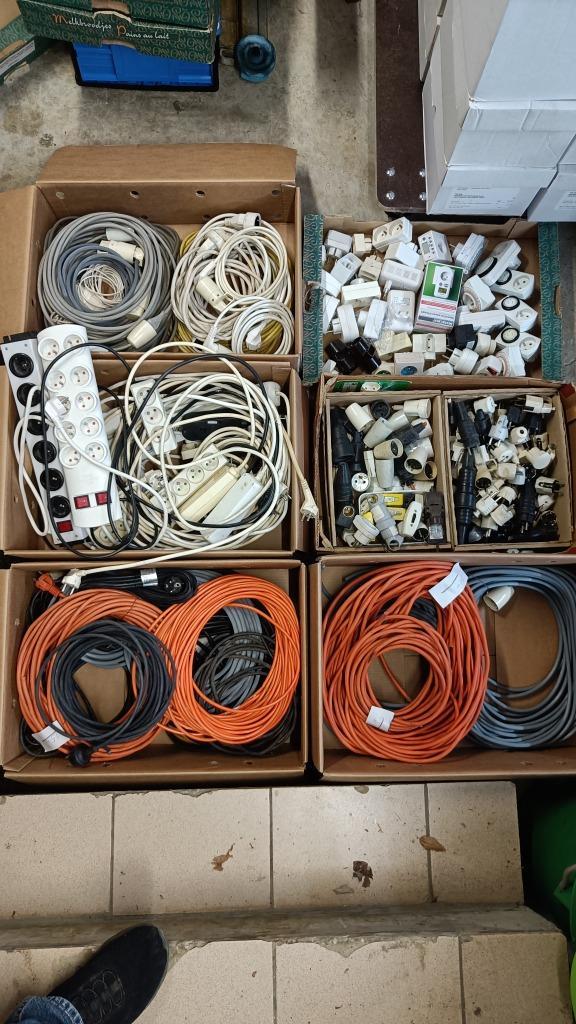 verlengkabels en snoeren en allerlei andere kabelsvanaf 1 eu, Bricolage & Construction, Électricité & Câbles, Utilisé, Interrupteur