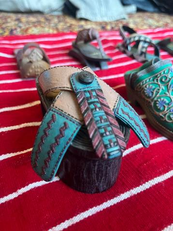 Ethnographic shoes from Africa - miniature collectie beschikbaar voor biedingen