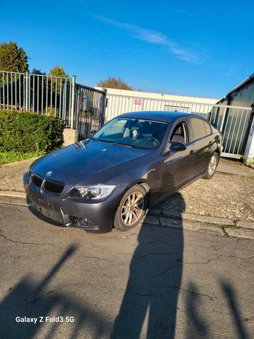 BMW 318D E90 KIT M3  disponible aux enchères