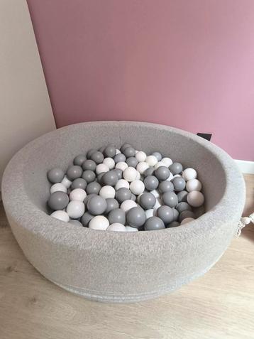 Babyballenbad €25 beschikbaar voor biedingen