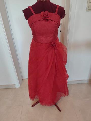 Baljurk, cocktailjurk, 4 petticoats, waarvan één in tule. JA beschikbaar voor biedingen