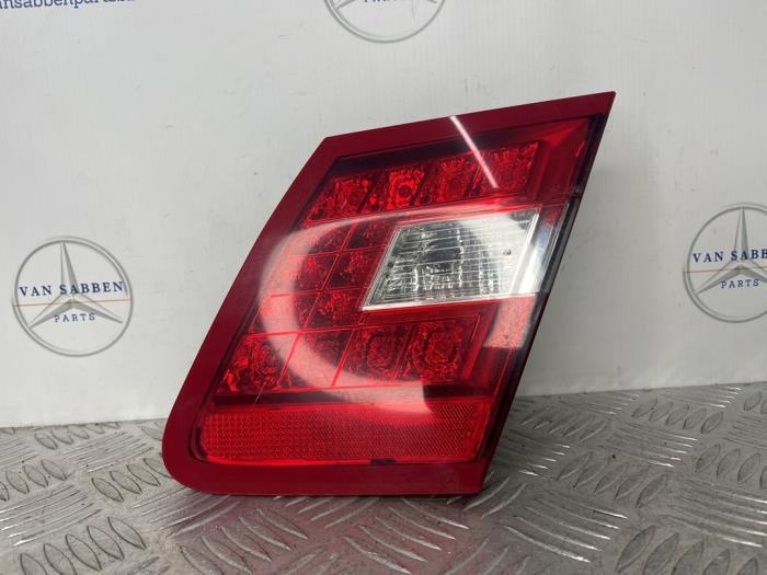 Achterlicht rechts van een Mercedes E-Klasse, Auto-onderdelen, Verlichting, Mercedes-Benz, Gebruikt, 3 maanden garantie