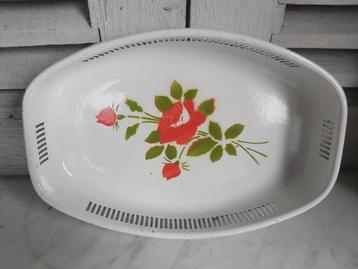 Mooie oude emaille brood schaal met bloemdecor beschikbaar voor biedingen