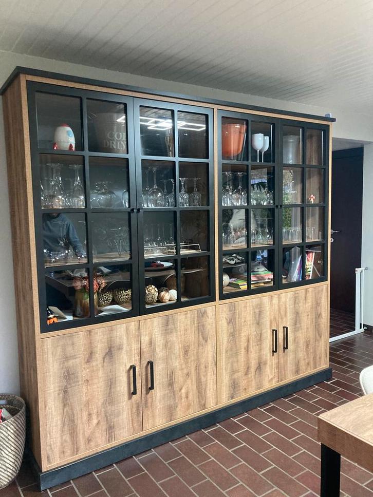 Vitrinekast met verlichting, Maison & Meubles, Armoires | Buffets, Comme neuf, Enlèvement