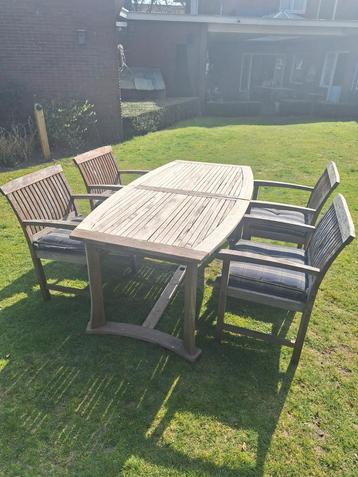 Tuinset van bankirai hout.  beschikbaar voor biedingen