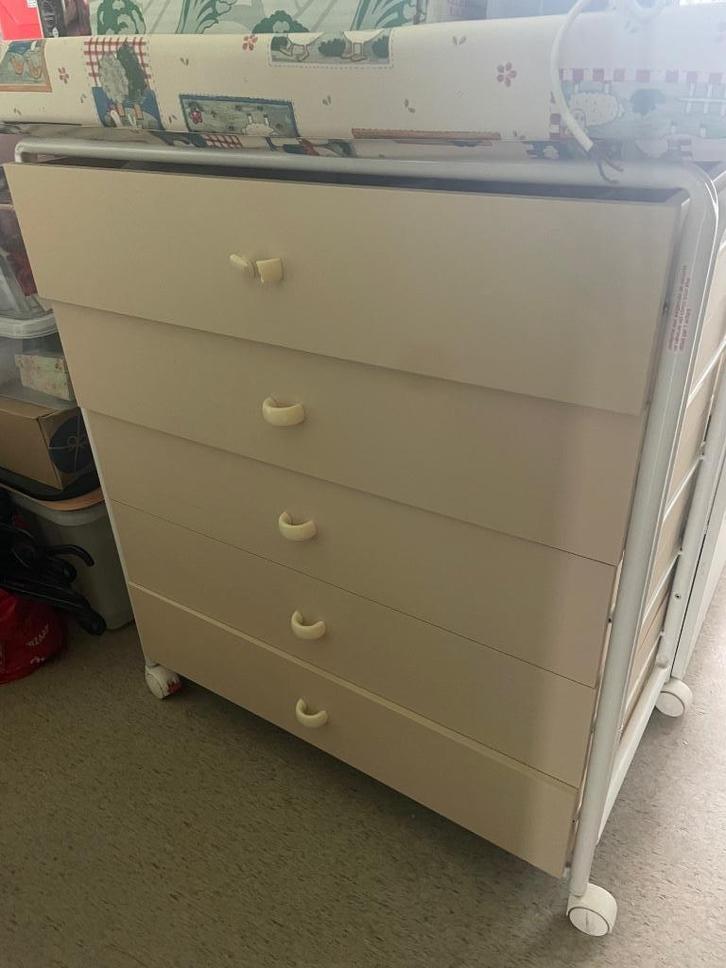 Baby verzorgingstafel / pampertafel / babykast, Kinderen en Baby's, Kinderkamer | Commodes en Kasten, Kast, Ophalen