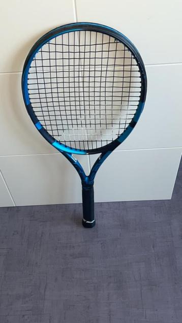 Tennisracket in aanbieding beschikbaar voor biedingen