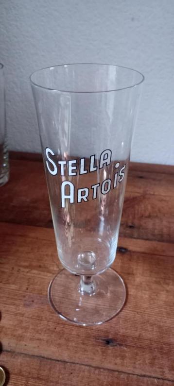 Brasserie beer erre fluit op stand Stella Artois beschikbaar voor biedingen