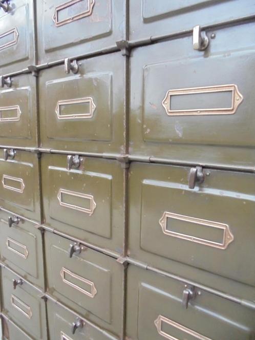 Industriële kleppenkast  ladekast archiefkast werkplaats, Antiek en Kunst, Antiek | Meubels | Kasten, Ophalen of Verzenden