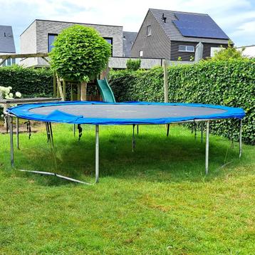 Grote trampoline (+ 4m) aan spotprijs beschikbaar voor biedingen