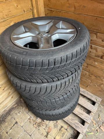 4 winterbanden op velg Dacia Sandero beschikbaar voor biedingen