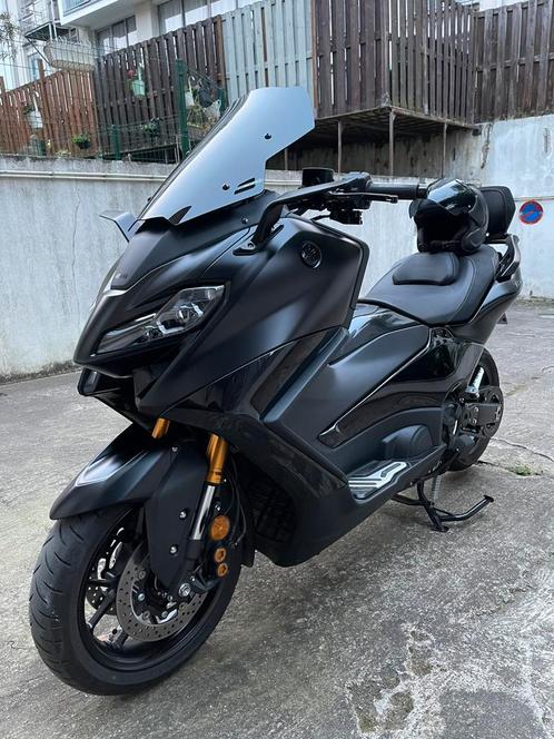 Tmax 560 techmax* TRIPLE BLACK* 1900km!, Motoren, Motoren | Yamaha, Particulier, Scooter, 12 t/m 35 kW, 2 cilinders, Ophalen