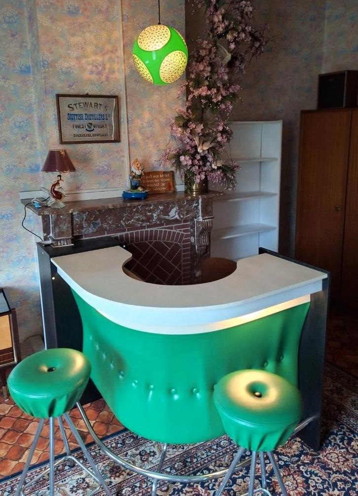 BAR/TOOG met 2 bijpassende krukken en verlichtingsbol, Huis en Inrichting, Barren, Zo goed als nieuw, Ophalen