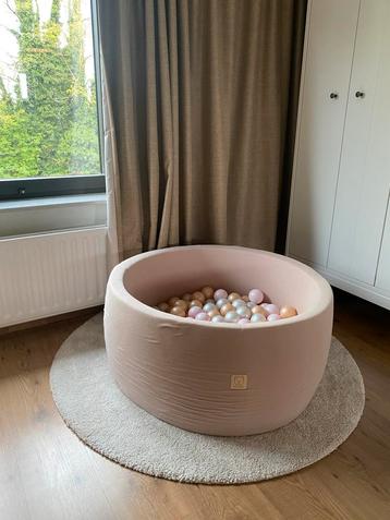Ballenbad misioo roze beschikbaar voor biedingen