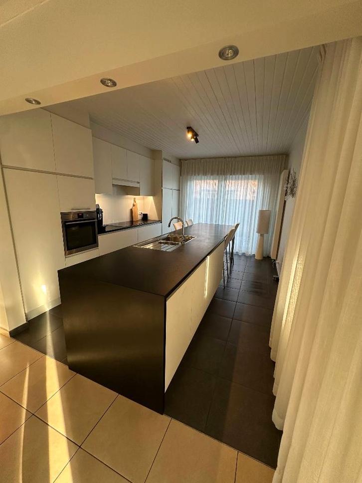 Keuken (Dovy), Maison & Meubles, Cuisine | Cuisines complètes, Comme neuf, Autres types, Blanc, Granit ou Pierre, Sans poignée