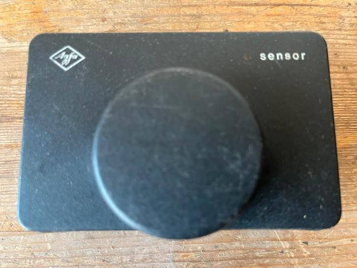 Appareil photo compact Agfa de 1970, Antiquités & Art, Antiquités | Céramique & Poterie, Enlèvement