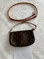 Louis Vuitton Pochette Monogram, Handtassen en Accessoires, Tassen | Damestassen, Ophalen of Verzenden, Zo goed als nieuw
