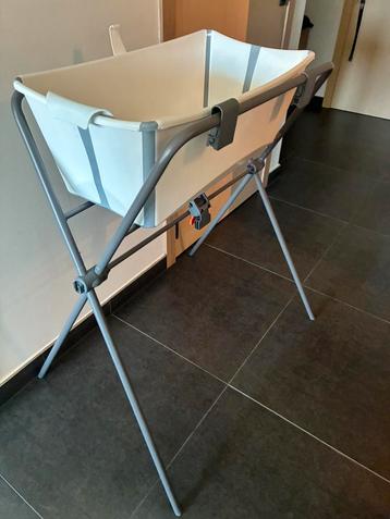 Stokke bad+staander+badzitje beschikbaar voor biedingen