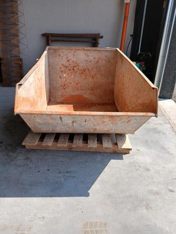 Stortbak 1000 liter beschikbaar voor biedingen