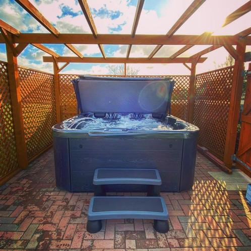 2 op voorraad  5-pers jacuzzi ook beschikbaar met warmtepomp, Tuin en Terras, Tuinstoelen, Nieuw, Ophalen of Verzenden