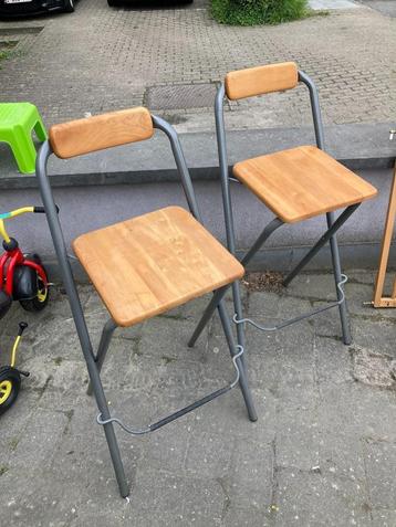 Chaises de bar haute pliable, Avec repose-pieds, 2 tabourets, Enlèvement, Utilisé