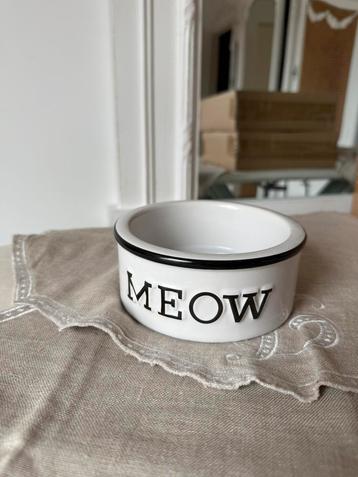 Eet-drinkbakje kat Rivièra Maison beschikbaar voor biedingen