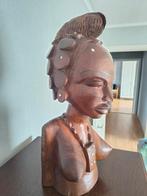 Handgesneden houten buste van afrikaanse vrouw, Enlèvement