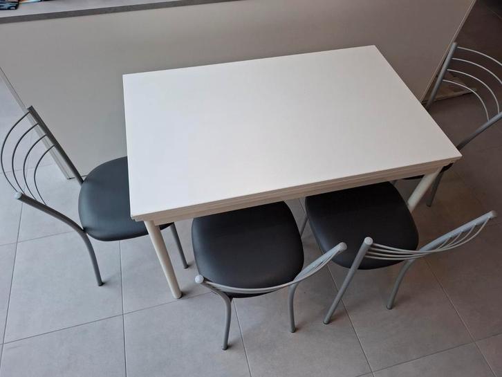Table de cuisine extensible avec 4 chaises, Maison & Meubles, Tables | Tables à manger, Enlèvement