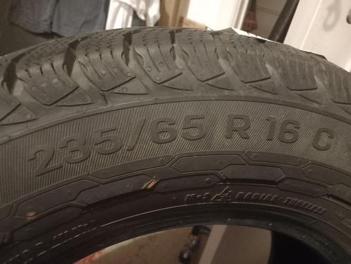 Winterbanden 235/65/16 Uniroyal - gereserveerd, Auto-onderdelen, Banden en Velgen, Band(en), Winterbanden, 16 inch, 235 mm, Bestelwagen