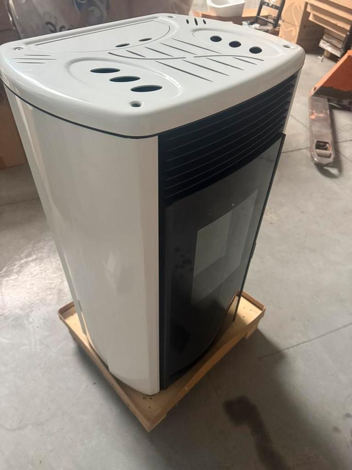 Pelletkachels NIEUW  15Kw  NIEUW OP = OP, Huis en Inrichting, Kachels, Nieuw, Vrijstaand, Pelletkachel, Overige brandstoffen, Ophalen