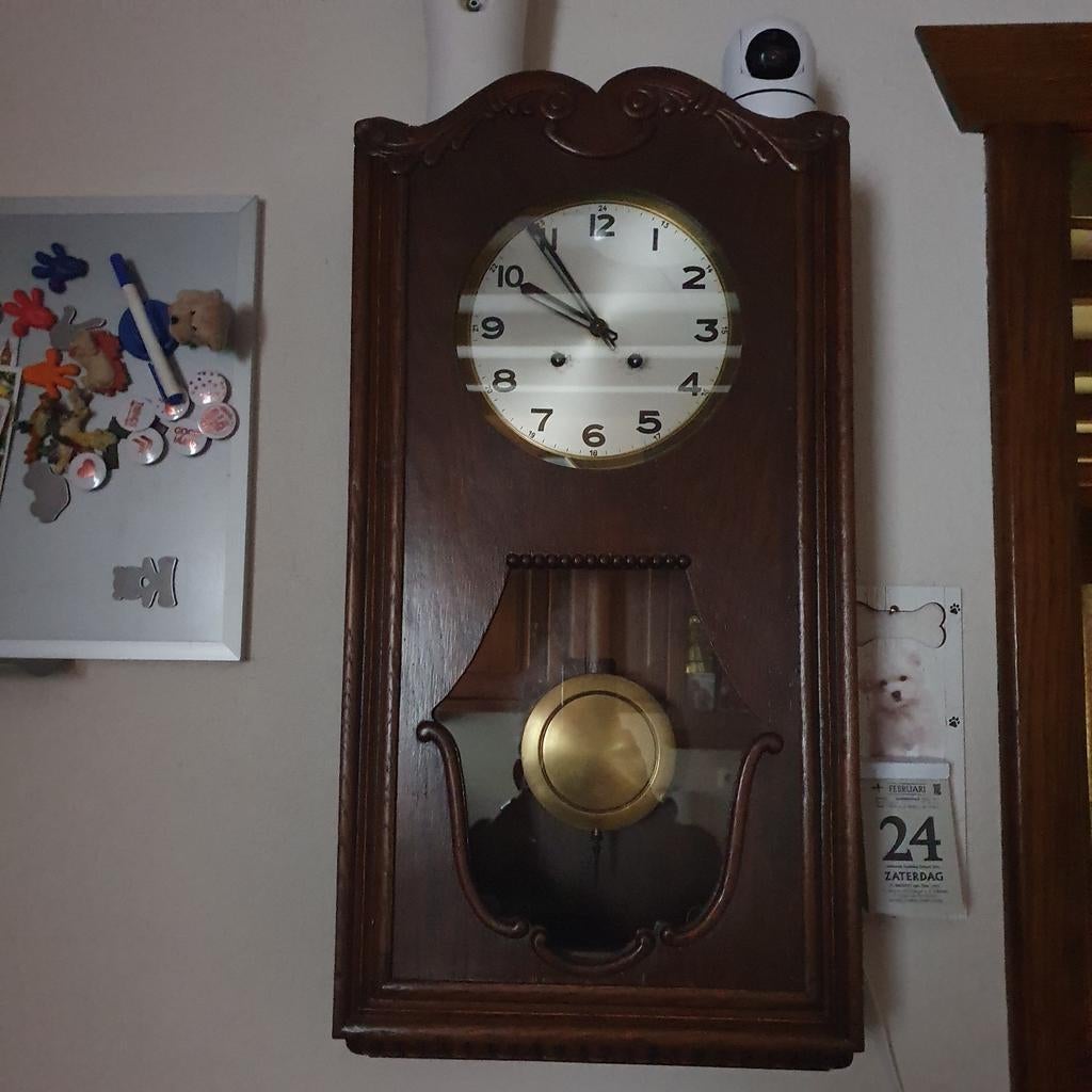 Mooie muur reglateur, Ophalen