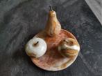 Schoteltje met 3 stukken fruit uit Albast ., Ophalen of Verzenden