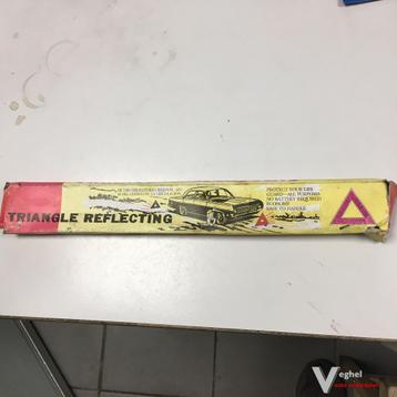 Oldtimer ( italiaanse )  gevarendriehoek beschikbaar voor biedingen