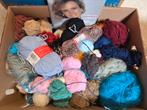 Doos met restjes wol voor breien of haken of knutselen., Ophalen, Zo goed als nieuw, Breien of Haken, Wol of Garen