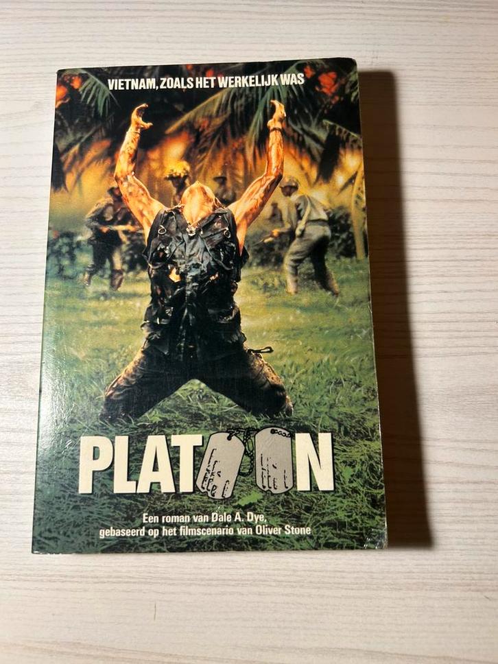 Platoon - Dale A. Dye, Boeken, Oorlog en Militair, Zo goed als nieuw, Ophalen