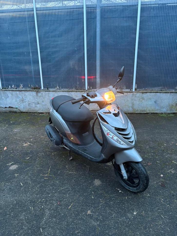 Piaggio zip 4takt a klasse, Fietsen en Brommers, Scooters | Piaggio, Nieuw, Zip, Klasse A (25 km/u), Benzine, Ophalen
