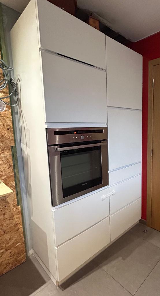 Cuisine, Huis en Inrichting, Keuken | Complete keukens, Gebruikt, Hoekkeuken, Wit, Graniet of Steen, Greeploos, Ophalen