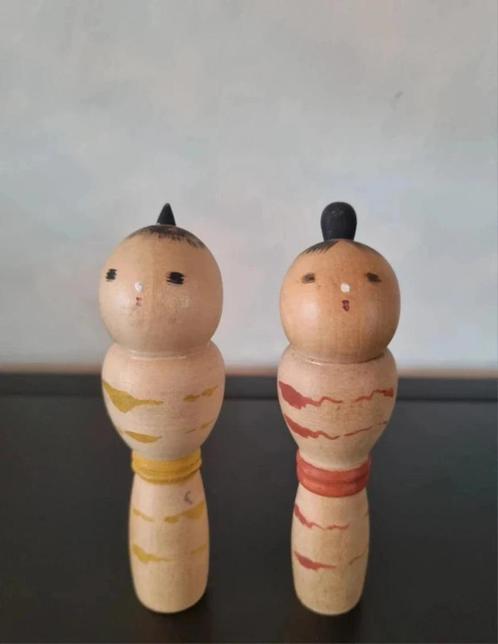 Mooi Kokeshi paar van Mamoru Izu (1925-2019), Antiek en Kunst, Kunst | Beelden en Houtsnijwerken, Verzenden