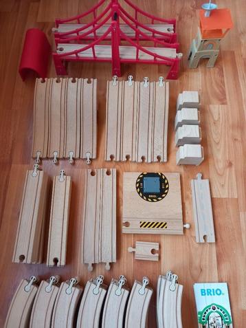 Circuit train en bois BRIO beschikbaar voor biedingen