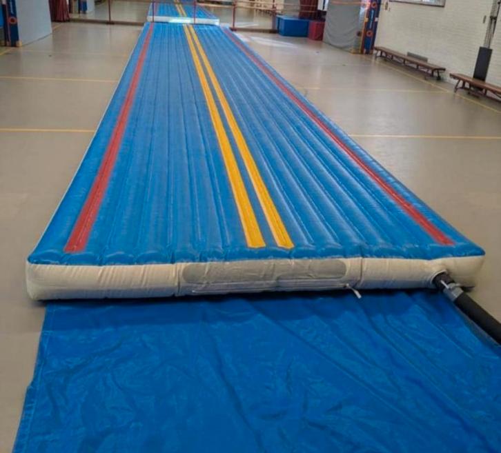 Piste de tumbling 15 x 3 x 0,3 m, Sports & Fitness, Gymnastique, Comme neuf, Matériel, Bleu, Enlèvement