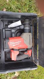 Milwauki beitel en boormachine, Ophalen, Zo goed als nieuw, Boormachine